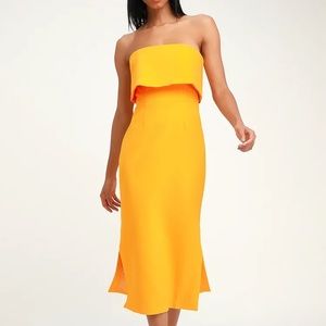 Lulu’s Marigold Strapless Midi Dress